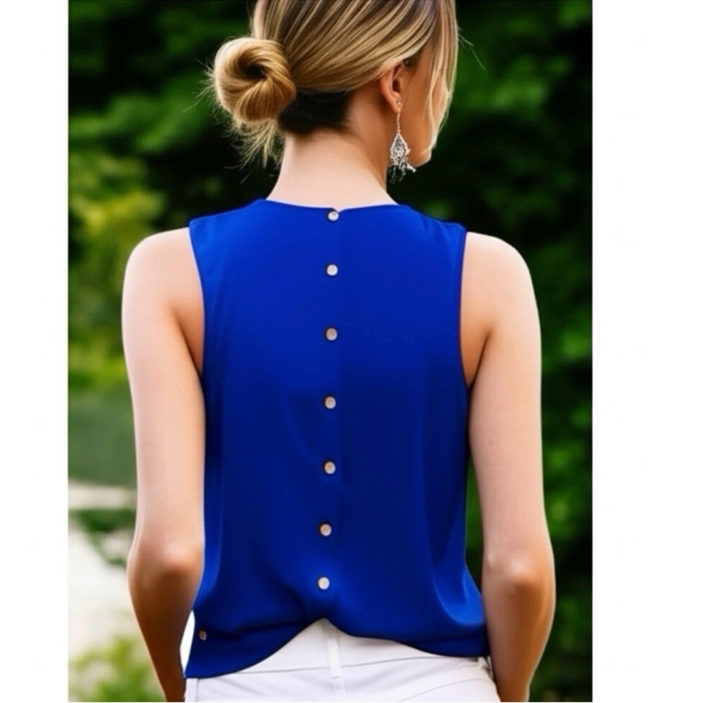 NWT Francesca’s Blue Sleeveless Top Blouse Layered Gold Back Button Small